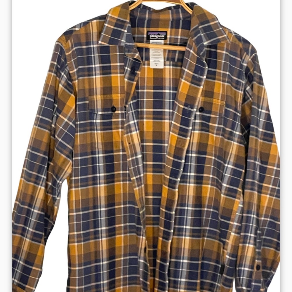 Patagonia Men’s Medium Long Sleeve Button Down